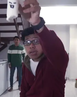 Ini ke istilah kawan makan kawan? 🎃