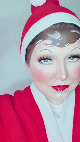 Festive AF 🎅🏻🎄 #ElfOnTheShelf #ElfMakeup #CreativeMakeup #Christmas #BeATikToker #EyesOnMe