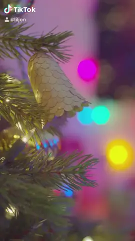 #OhYEAHChristmas #contest