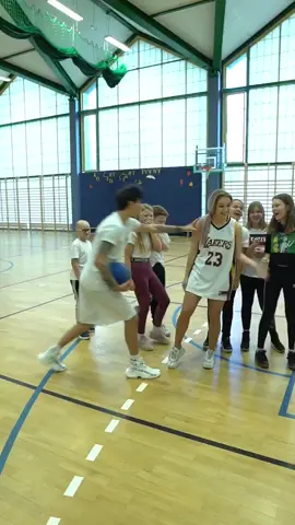Nie każdy z nas potrafi poradzić sobie z chorobą czy problemami! I nie możesz oceniać przez to innych... Pomagaj ❤️