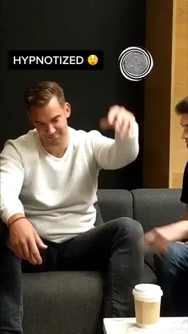 Do you think @zachpincince could hypnotize you too? 👍🏻 or 👎🏻? #hypnosis #hypnotist #lightside #happyplace #mindset #fyp