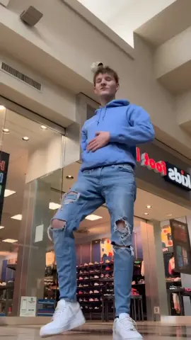 I love making videos in public idk why 🤩