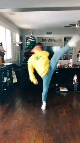 pure dance insanity...... i swear this is every dramatic contemporary piece 😂😭 #dancercheck #foryou #foryoupage #fyp #dance