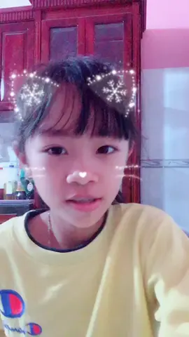 @cô bé đang ế