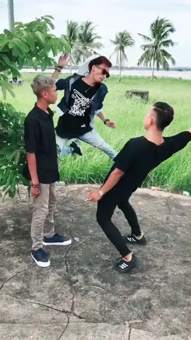 tahun baru pada mau kemana kalian,siapa tau satu tujuan 😄, IG : putrachankasela #slomoo #foryou #foryupage #tren #trending #tiktoksamarinda
