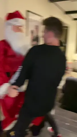 when santa didn’t bring you what you asked for @coreylabarrie @kian @jccaylen @sebasdaguy @oscarguerra_ @itsbobbymares #meetmyfam #lastminutexmas