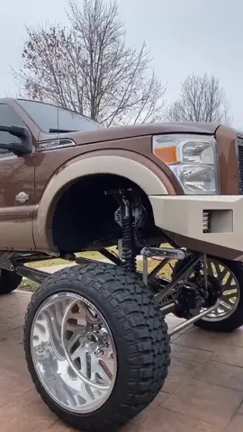 #fyp #holidayovertime #showtruck #liftedtrucks #lifted #trucks #powerstroke #ford #26x16s #turbodiesel #diesel #dieseltruck #daddysmoney