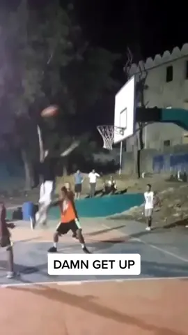 He flew 😱 #takeflight #vertical #athlete #dunk