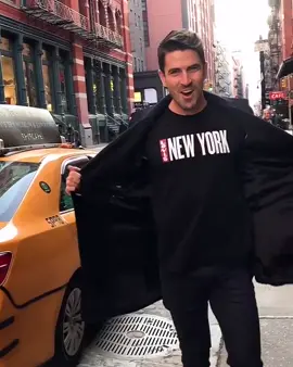 New year. New York. New E! Weekday mornings at 7am. 🙌