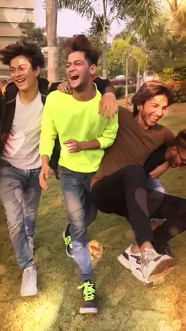 Best friend forever 💕 end me sach me gir gaye sab 😂🙌 #expression #foruyou #actinwars #tranding #viral  #team69 @mr._x__69 @amn_hashmi69 @alexlx___