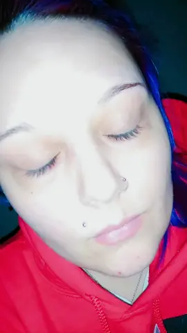 going to do it till I get it right ..I'm blind #fyp  #greeneyes