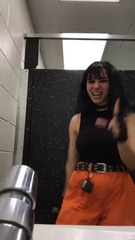 to the girl who walked in on me doing this and said she saw me on tik tok, if you see this hi!!!! #fyp #fy