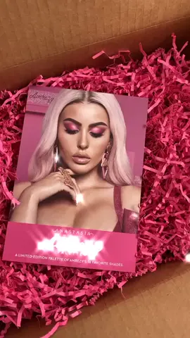 Unboxing ABH X @amrezy ✨🙌 #fyp #makeup #abh #foryou #unboxing