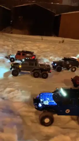 When all the friends are nearby #rc #rccar #car #antigravityrc #rchobby #traxxas #traxxasrccar #4x4 #rctruck #offroad #mercedesbenz #jeeplife