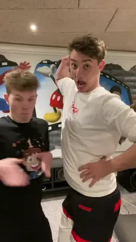 Tag a friend that turns you into a weirdo 😂 // Tag en ven der gør dig maks underlig 😂