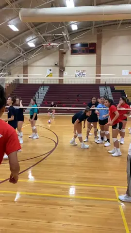 Set from @vallmartinezz to Anastasia #volleyball #pilotpete #foyou #fyp #corpuschristi #onthecourt #thatswhatilike #howwedothings