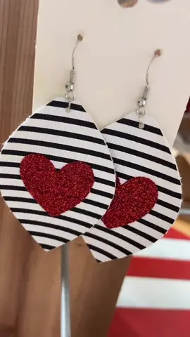 Men don’t forget that special lady in your life!!! #fyp #foryoupage #xyzbca #dyi #earringmaker #cricut