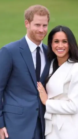 One big happy royal family #greenscreen #pose #theroyals #fyp #foryou #fun