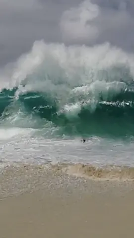 🌊💥💥💥