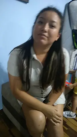 ella no trabaja