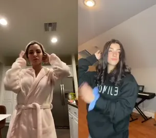 #duet with @charlidamelio trying to learn Macarena dance in one time couple days after my surgery #macarenachallenge #fyppage #fyp #foru
