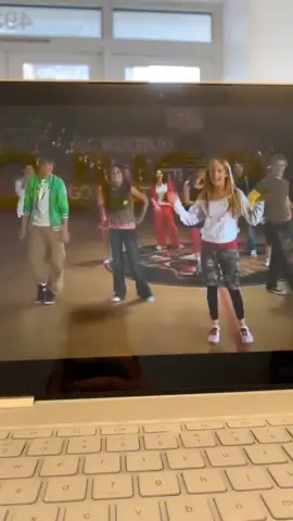 Am I the only one who remembers these dance along disney commercial 😂#foryoupage #foryou #fyp #hsm #highschoolmusical #disney #disneychannel
