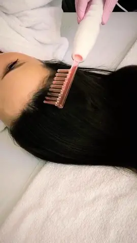 HIGH FREQUENCY SCALP TREATMENT 🧡 #fyp #foryoupage #cinematics #hair #hairchallenge #asmr #beauty #satisfy #satisfying #oddlysatisfying #cool