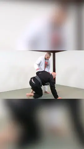 A super effective technique using the lapel of the gi #joke #bjj #brazilianjiujitsu #gi #lapelguard