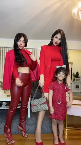 9 colorful sister, mon and daughter looks @alexazorrilla ❤️ #fashion #lookbook #whattowear #dominican #nyc #style #nofilter
