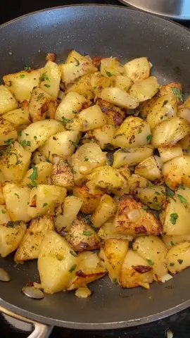 🔥🥔FRIED POTATOES🥔🔥#photography101 #chooseone #AsGoodAsTheOG #breakfast #brunch #goodmorning #yummy #tiktokfood#goodeats #fôôdpõrn #xyzabc #t