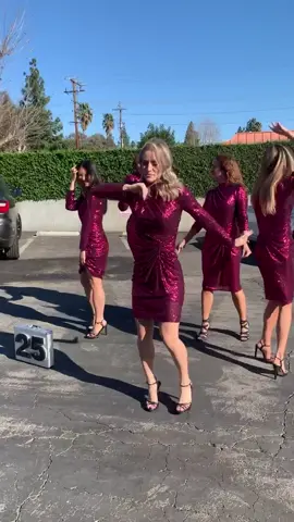 Wait for the end 🤣 Shooting TikToks in public with 5 Deal or No Deal models...people stare💀 #sarati #dealornodeal