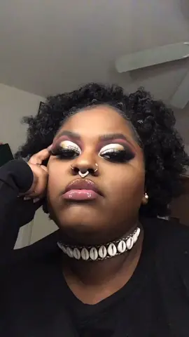 This took me like 10 trys cause I kept laughing outta nowhere😂#fyp #foryoupage #foryou #featureme #makeup #trending #howtoadult