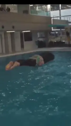 Ceo of bellyflops😂#foryou #bellyflop  #sport #splashdiving #fail #challenge
