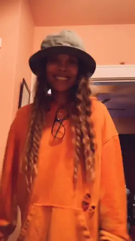C’mon mom!!! (4 generations - 1 video) 🥰#4generationchallenge #erykahbadu #foryou #foryoupge