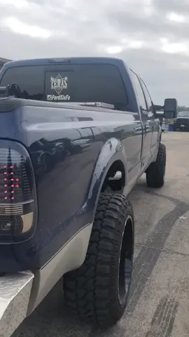 Crisp🔥 #fordsixfour #diesellife #dieseltrucks #powerstroke #foryoupage #ford #singleturbo #6fopowerstroke #6fourpowerstroke #roalcoal #rollingcoal