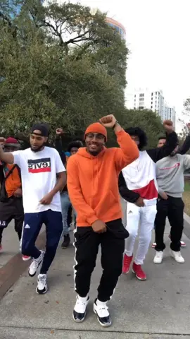How much people are dancing in this video ? #dontgiveaf #dancing #tiktok #fup #viral #BestThingSince