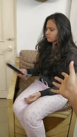 Never disturb your wife when she is watching BigBoss #bigboss13 #dangerdeepika #bigboss @deepikabakes