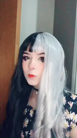 Minha mãe tava arrumando a peruca