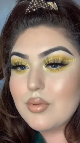 She put my name with yellow hearts 💛✨#makeupchallenge #viral