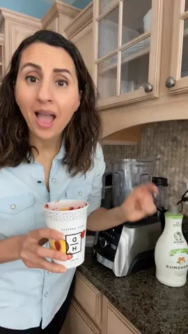 Love these @dailyharvest smoothies! So quick and yummy #dayattheoffice #foodblogger #smoothie #dailyharvest #fyp