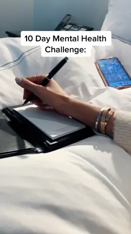 Make this a habit and trust me, it will literslly change the way your brain thinks😌✨ #leftonread #notapro #gratitude