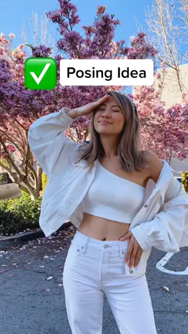 Today’s pose tip: how to look better in an oversized jacket! #fashiontip #howtopose #instagramtips #allwhite #myoutfit #fyp