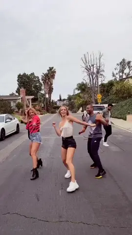 New dance crew. 🙌🏼 #smeeze @kingbach @montanatucker @lelepons @adamw #sarati