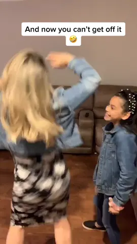 🤣 My daughter messed up showing me tik tok! #motherdaughter#mexican#fyp#funny#fun#comedia