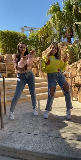 Behind the scenes of what it’s really like making a tik tok.. aka me messing up 1000 times😂 @mariahandbill
