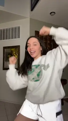 The original dance is way better  (dc: @giannalavecchia) #foryou #foryoupage #fyp  #maxandruby #dance (also I tried to loop did it work?)