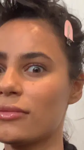 This is me trying to figure out TikTok #photoshooting #hairandmakeup