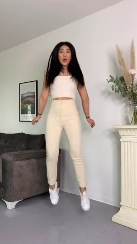 Today’s style 🥰💕 #myoutfit #OOTD #outfit #fashionblogger #TikTokFashion #whattowear #tryon #fashion #outfitchallenge #meinstyle #mystyle #trend