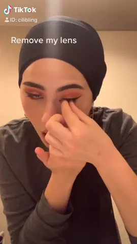 Alllergies got me messed up #foryou #foryoupage #fyp #makeup #makeupmelting #gurwm #drwm #allergies #hijabi #muslim