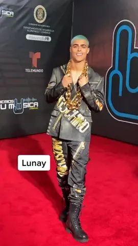 Who had the best #redcarpet look at #premiostumusicaurbano2020? 🤩 #telemundo #lunay @cncomusic  @sebastianyatra #ontherunway